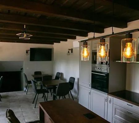 Borostyan Porta Apartment *