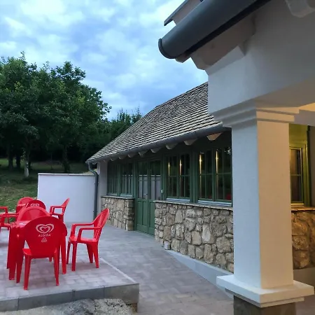 Borostyan Porta