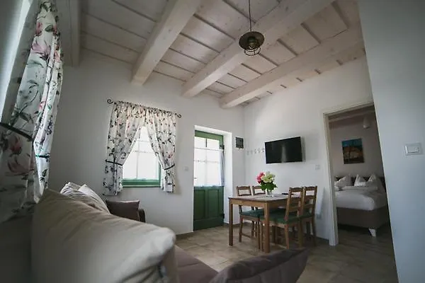 Borostyan Porta Apartament Lesencetomaj